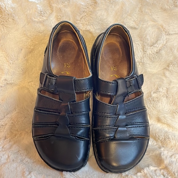 Birkenstock Shoes - BIRKENSTOCK’S. Leather fisherman shoes Size 39. US 8.5-9